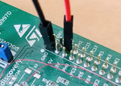 How to connect the power of the encoder to the MB997D
